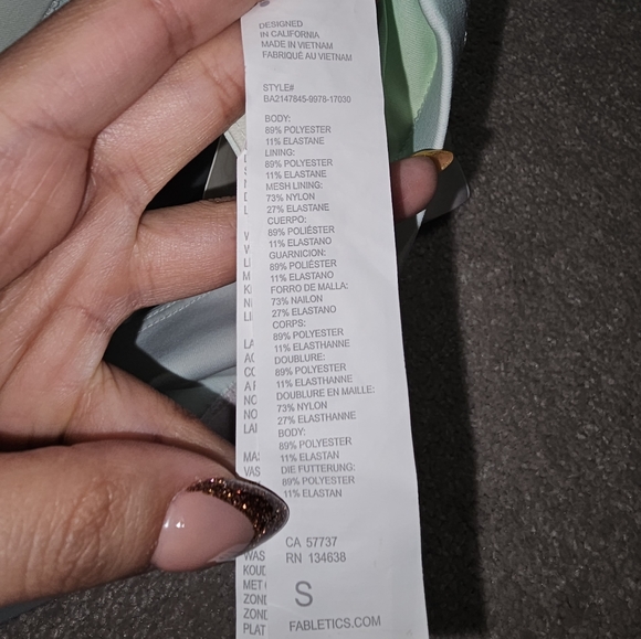 FABLETICS - COLORFUL BOOST MEDIUM IMPACT SPORTS BRA - SIZE S NWT - Picture 4 of 5